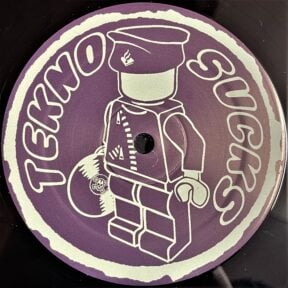 Tekno Sucks (TSR 0136)